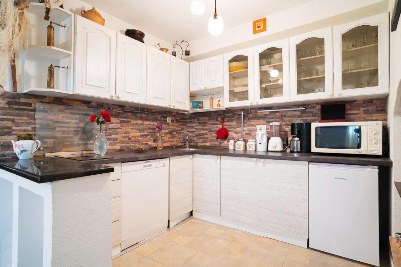Holiday Home Alegra Подгора Екстериор снимка