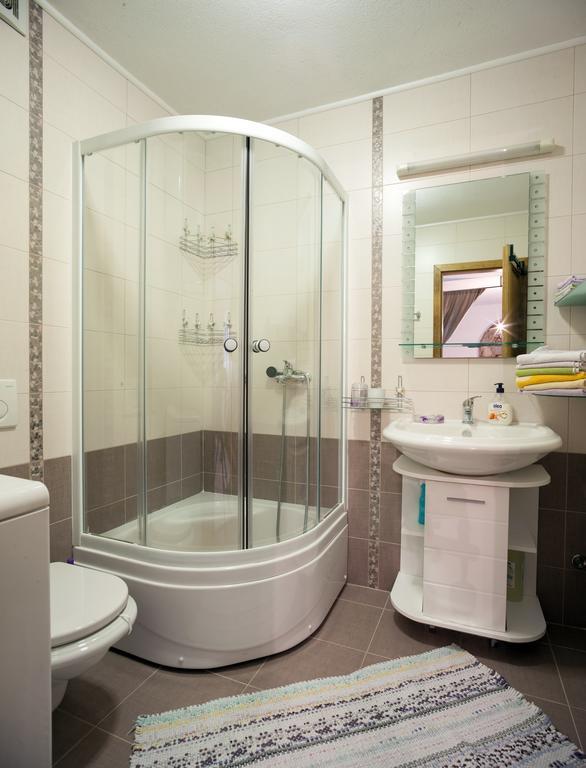 Holiday Home Alegra Подгора Екстериор снимка