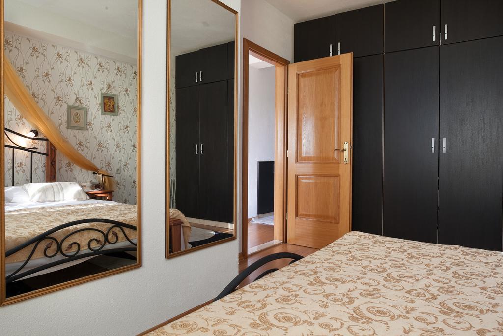 Holiday Home Alegra Подгора Екстериор снимка